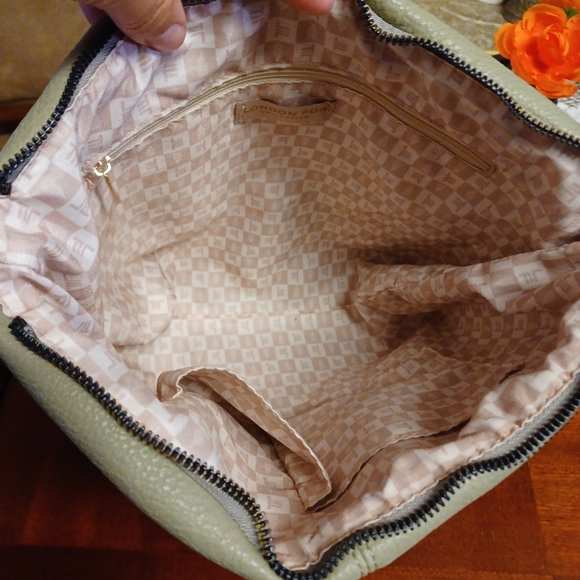 London Fog Collection Sage Green/Cream/Tan Oversized Knotted Strap Bag 12" - Picture 13 of 16